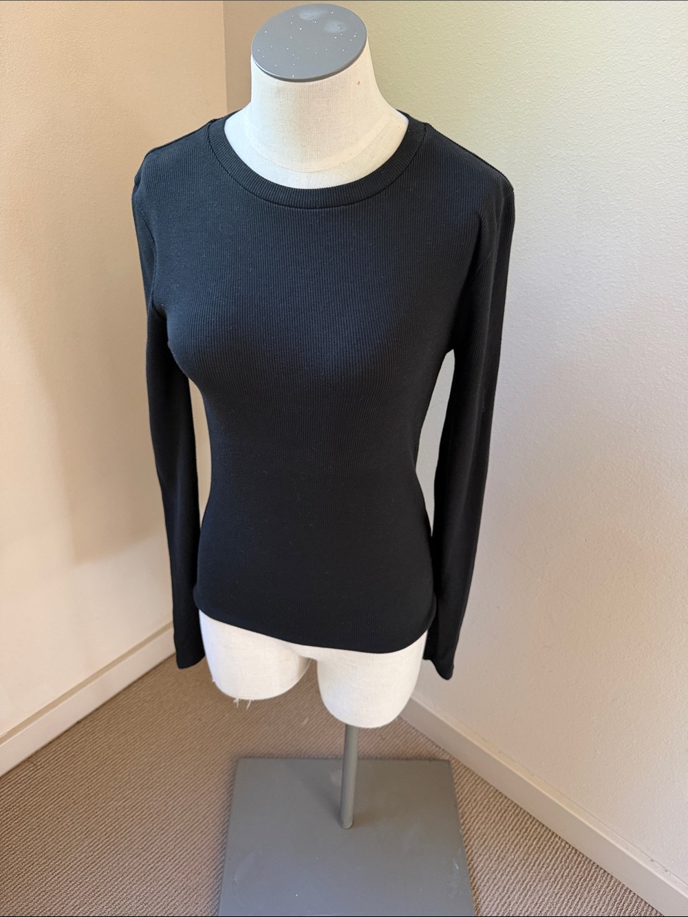EUC J. Crew Perfect-fit long-sleeve crewneck T-shirt Black Small